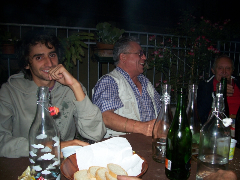  Image name: Persone132.jpg 
 width: 800 pixel 
 height: 601 pixel 
 Size: 356522 bytes 
 Click to enlarge 